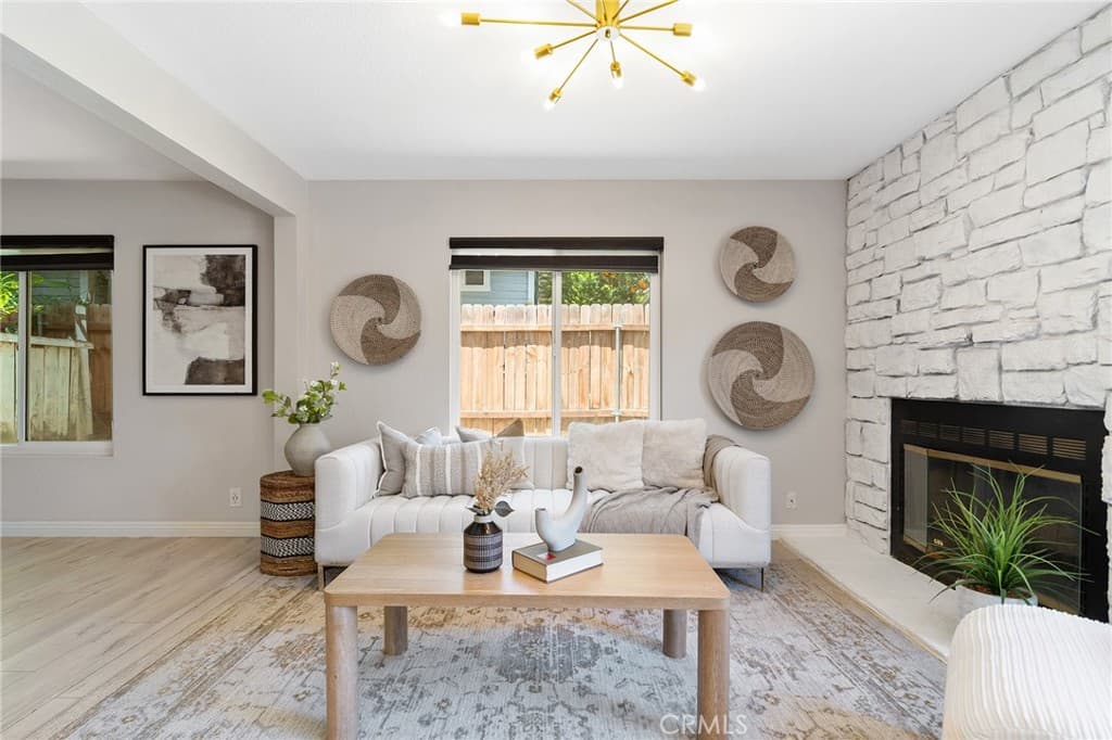 Home at 808 S California Avenue, Monrovia — photo 10 of 12