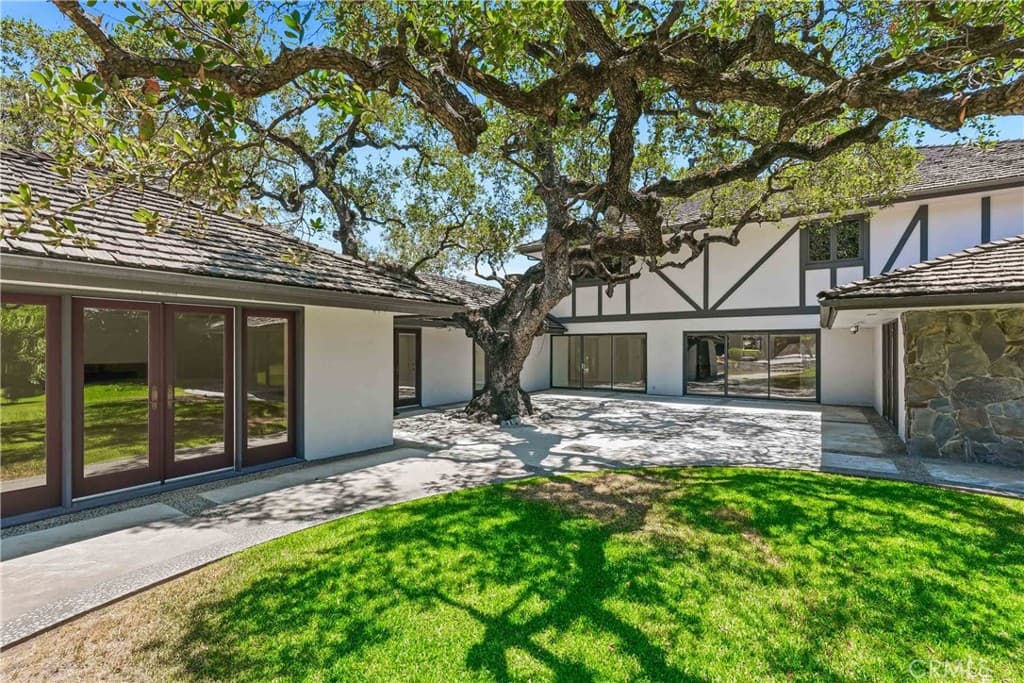 Home at 1005 Hampton Road, Arcadia — photo 8 of 12