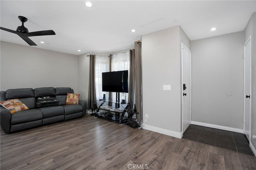 Condo at 2580 Huntington, Duarte — photo 6 of 12