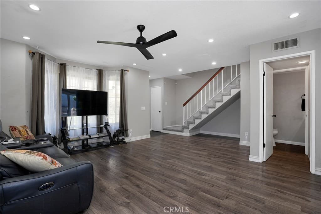 Condo at 2580 Huntington, Duarte — photo 8 of 12