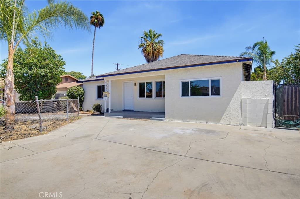 Home at 570 N East End Avenue, Pomona — photo 1 of 12