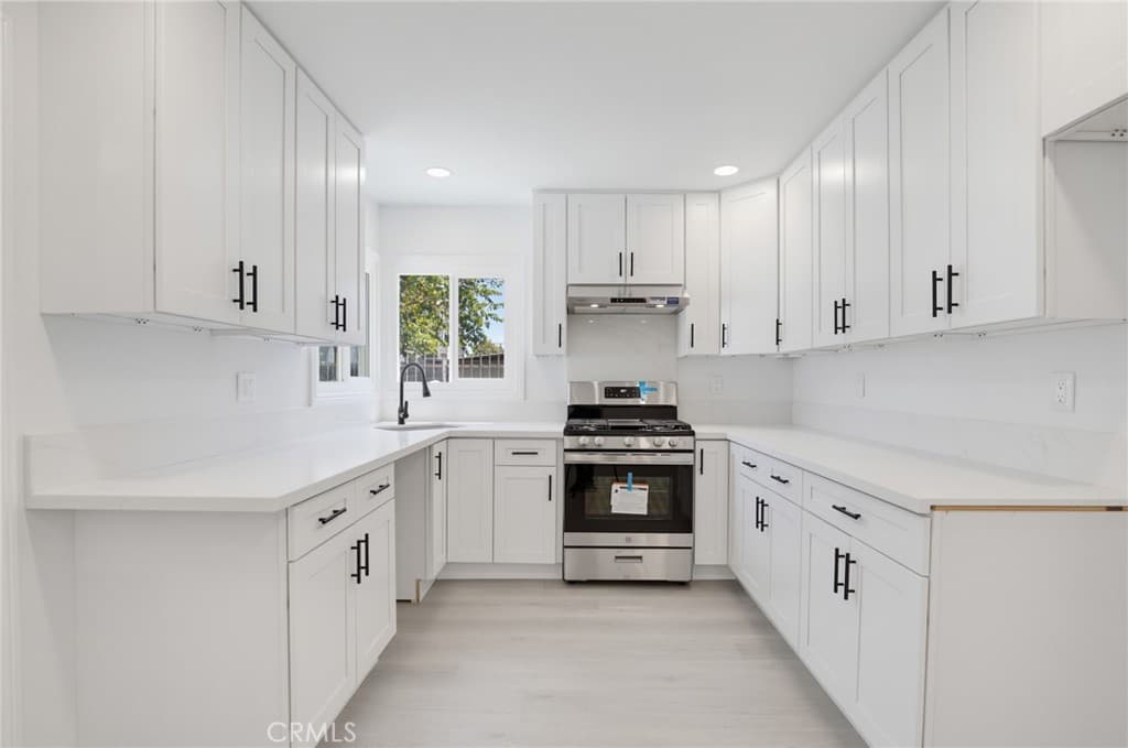 Home at 570 N East End Avenue, Pomona — photo 12 of 12