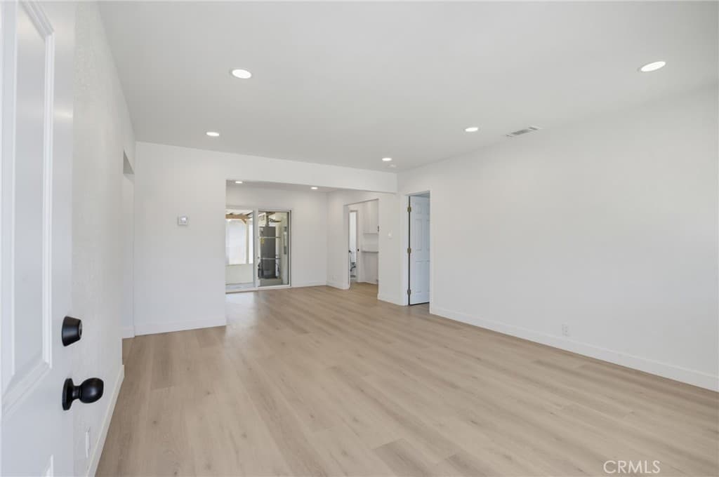 Home at 570 N East End Avenue, Pomona — photo 6 of 12