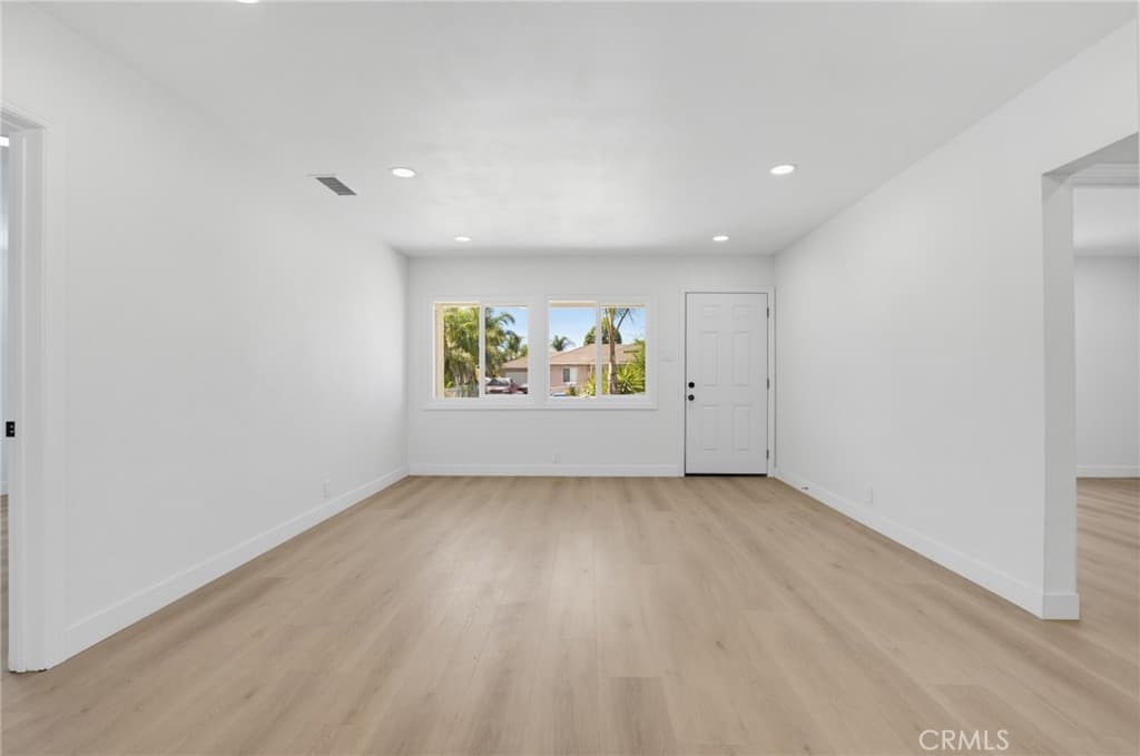 Home at 570 N East End Avenue, Pomona — photo 8 of 12