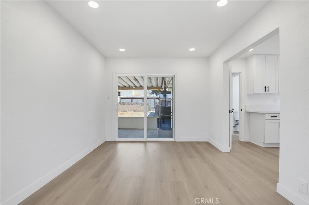 Home at 570 N East End Avenue, Pomona — photo 10 of 12