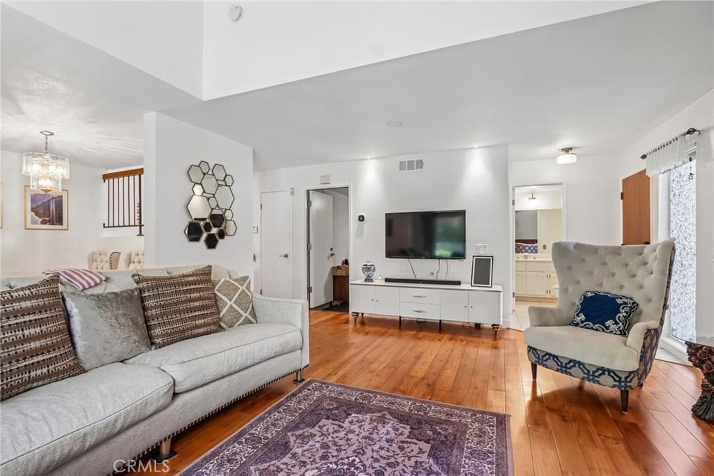 Townhouse at 904 S Canyon E, Monrovia — photo 6 of 12