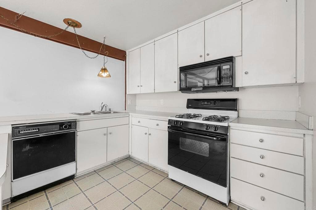 Home at 411 Abelian Avenue, West Covina — photo 10 of 12