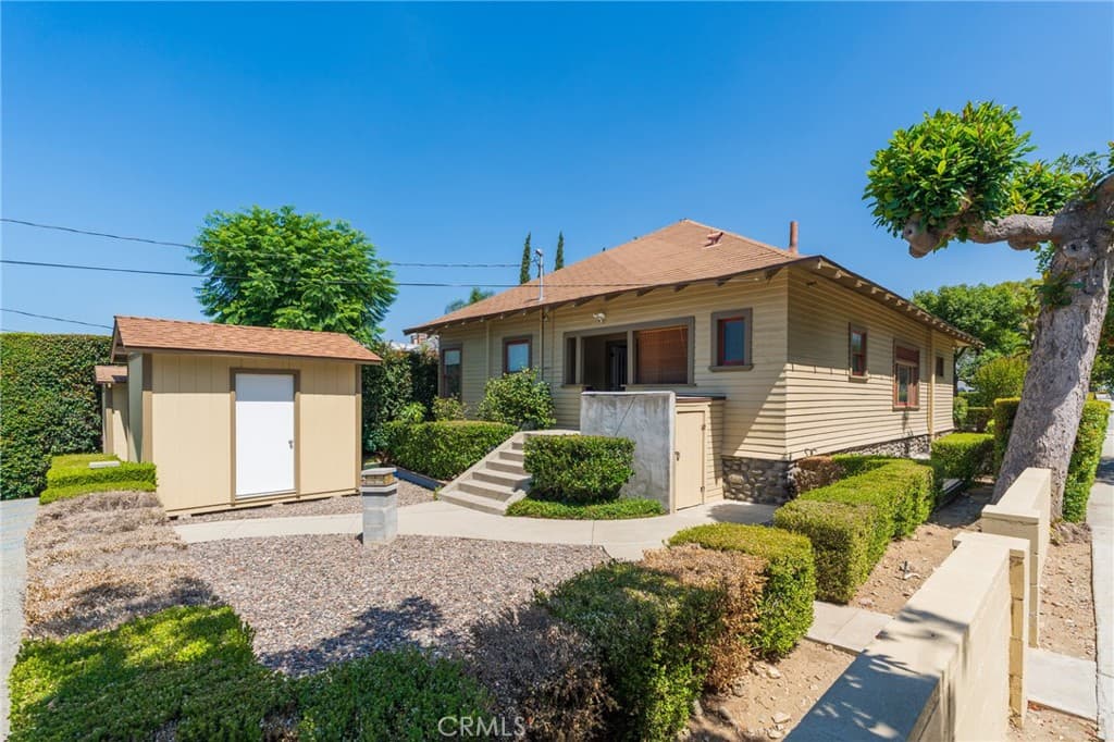 Home at 146 E Walnut Avenue, Monrovia — photo 9 of 12