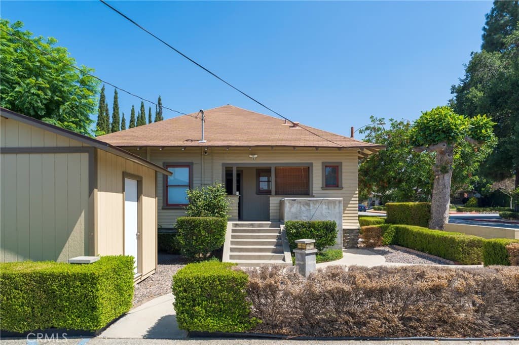 Home at 146 E Walnut Avenue, Monrovia — photo 10 of 12