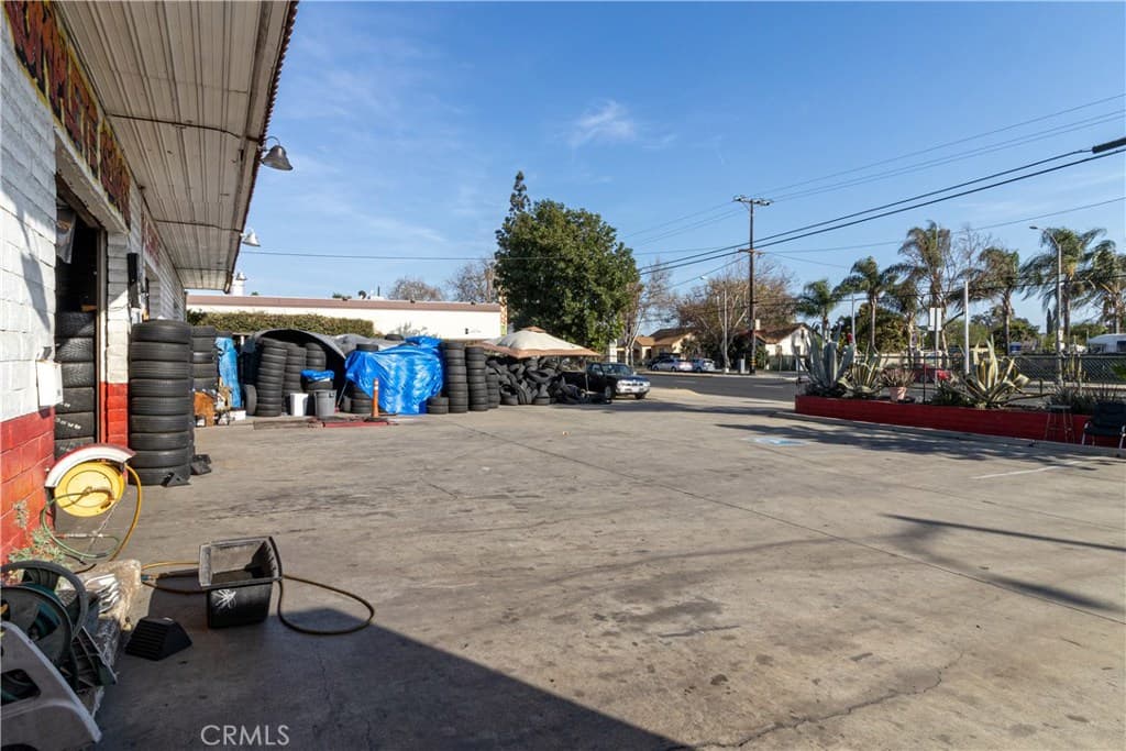 Commercial at 1601 E Mission Boulevard, Pomona — photo 10 of 12