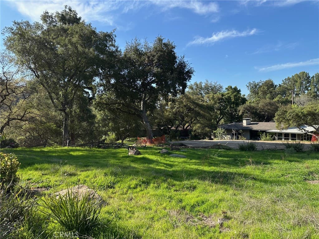 Home at 976 Ridgeside, Monrovia — photo 3 of 10