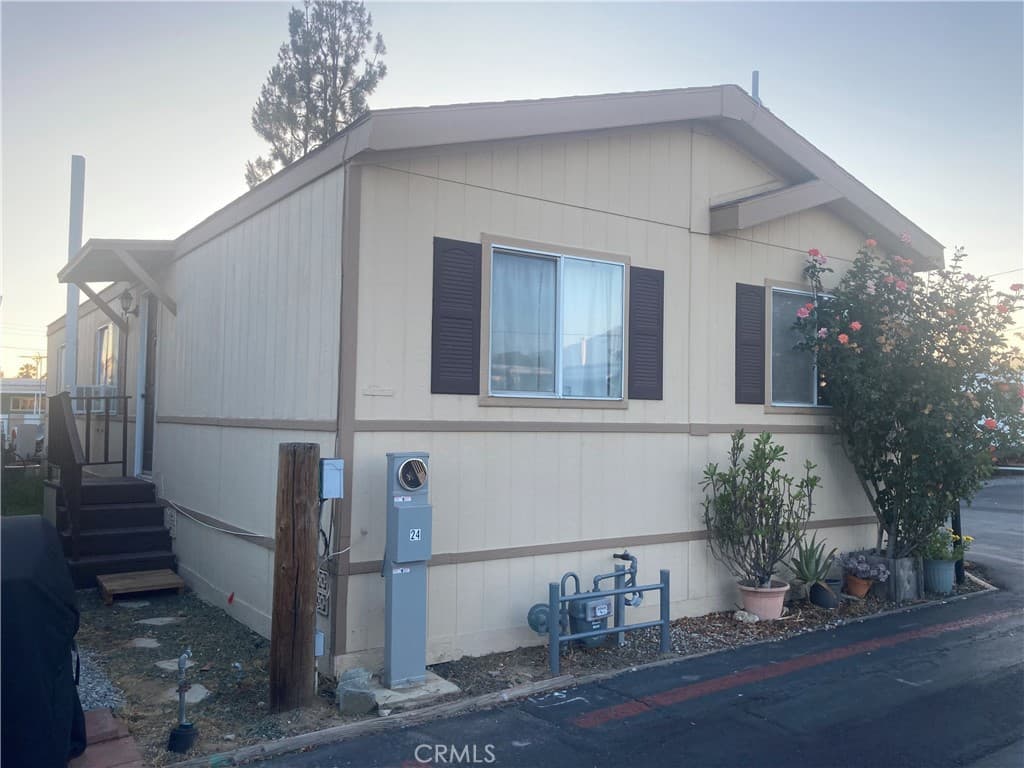 Home at 2909 Arrow Highway 24, La Verne — photo 4 of 6