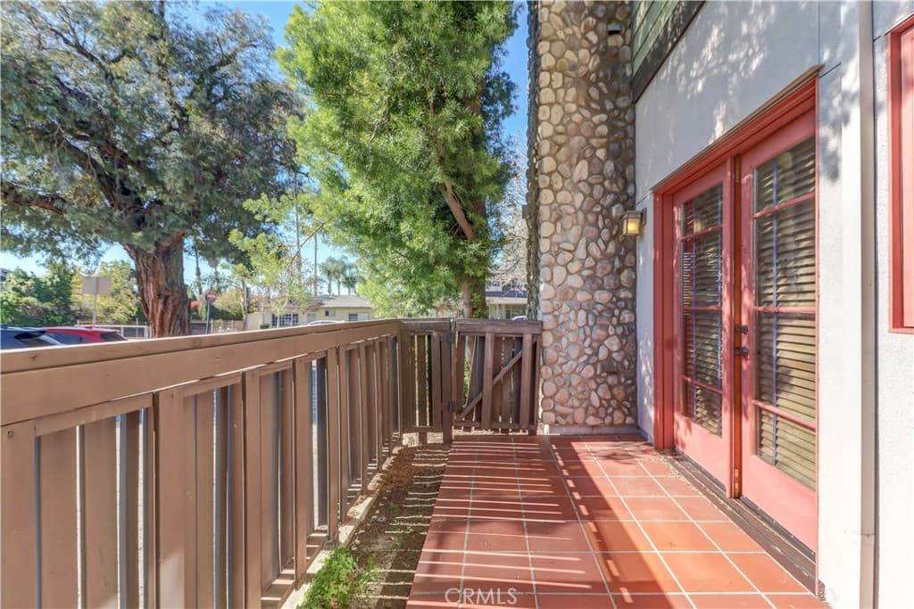 Townhouse at 130 N Vermont, Glendora — photo 4 of 12
