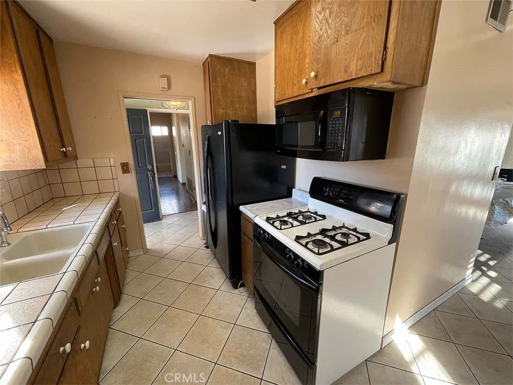 Home at 514 N Balton Avenue, San Dimas — photo 10 of 12
