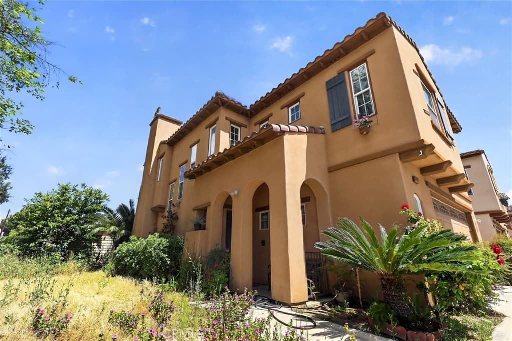 Condo at 1350 S Towne, Pomona — photo 4 of 12