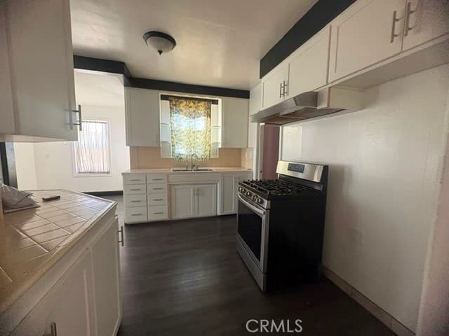 Home at 2196 N Orange Grove Avenue, Pomona — photo 7 of 12