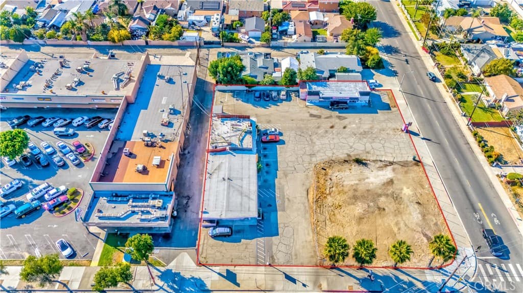 Commercial at 777 Indian Hill Boulevard, Pomona — photo 2 of 12
