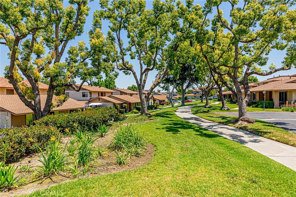 Condo at 1430 Countrywood Ave 61, Hacienda Heights — photo 3 of 12