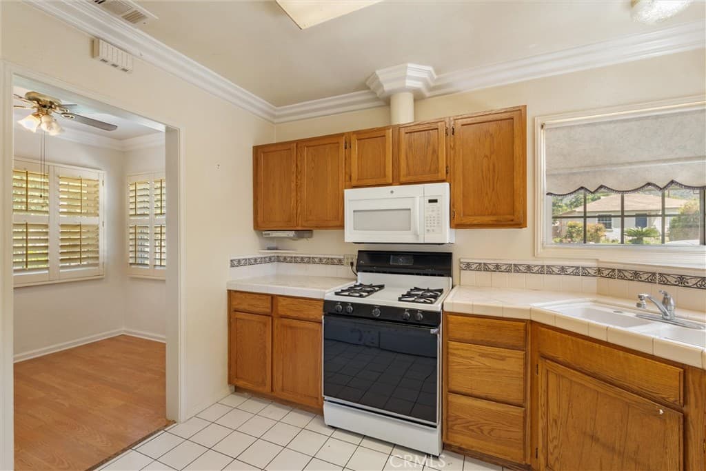 Home at 846 Oakdale Avenue, Monrovia — photo 8 of 12