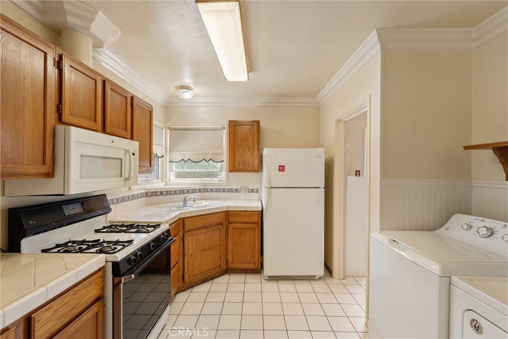Home at 846 Oakdale Avenue, Monrovia — photo 9 of 12