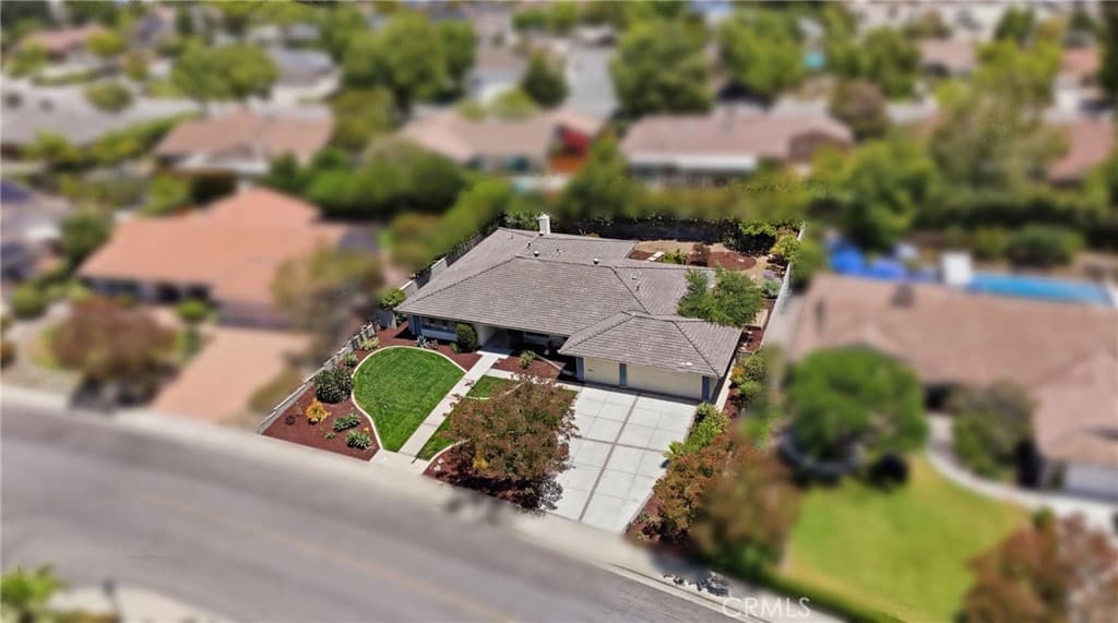 Home at 537 Redlands, Claremont — photo 4 of 12