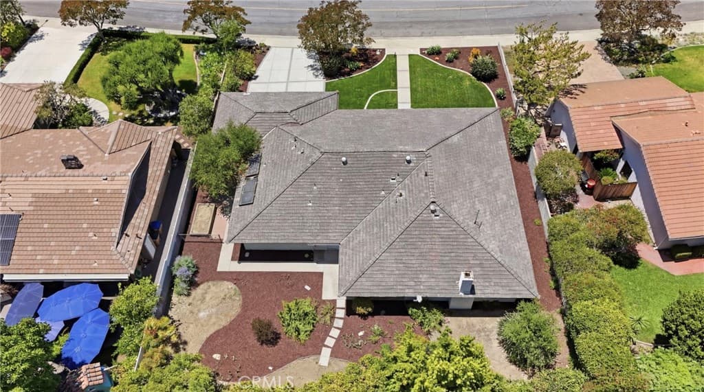 Home at 537 Redlands, Claremont — photo 6 of 12