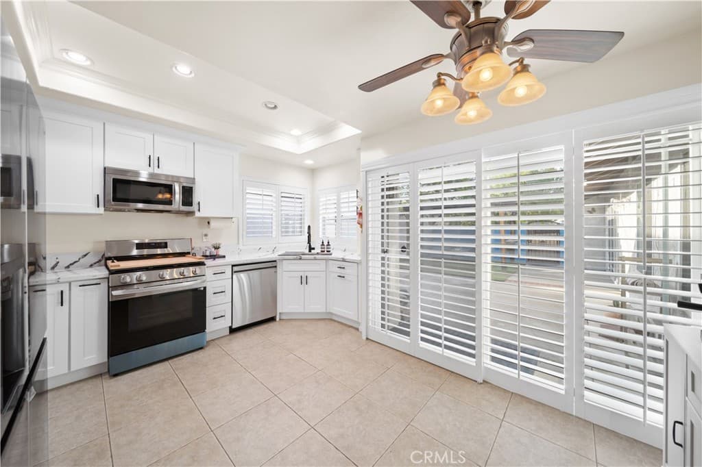 Home at 323 W Dawson Court, Glendora — photo 8 of 12