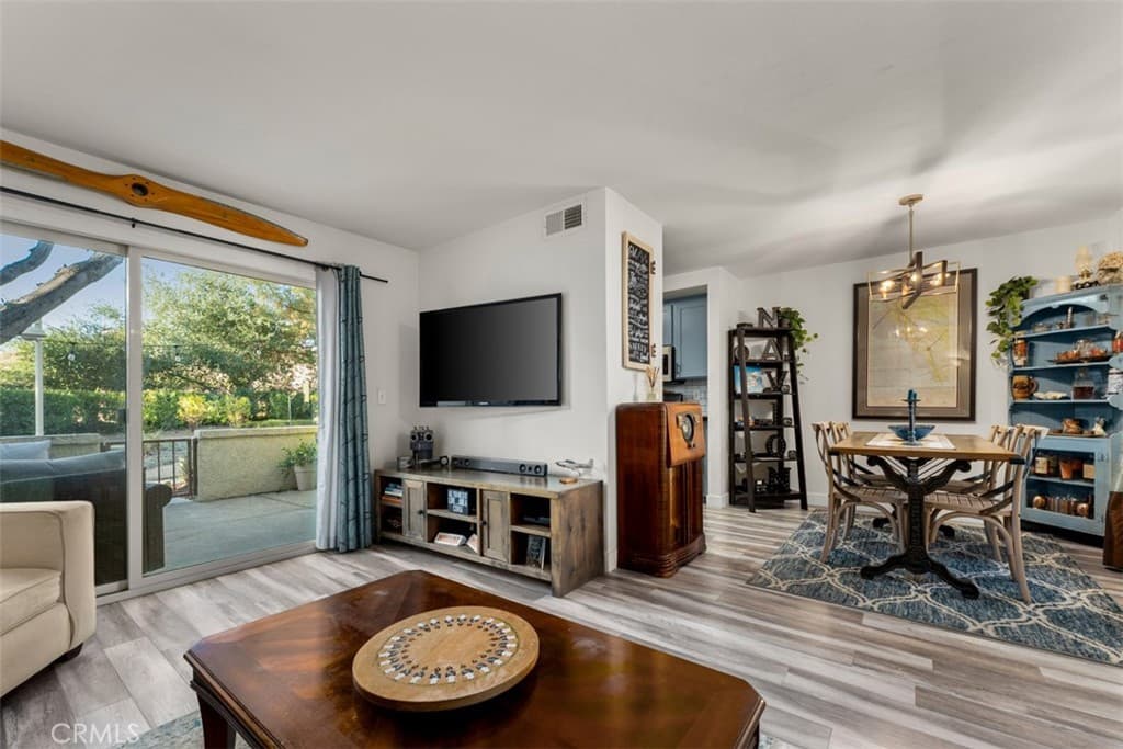 Townhouse at 875 Endicott, Claremont — photo 5 of 12