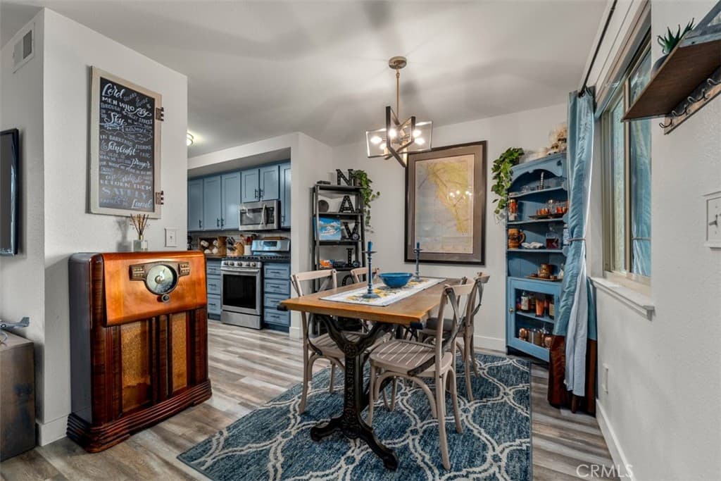 Townhouse at 875 Endicott, Claremont — photo 6 of 12