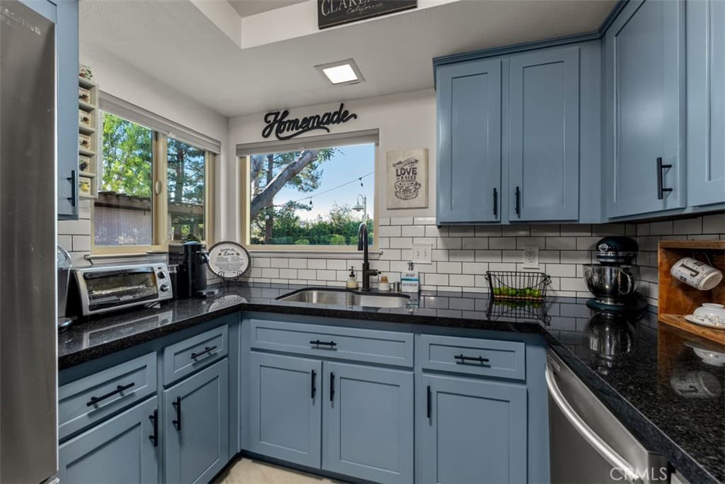 Townhouse at 875 Endicott, Claremont — photo 8 of 12