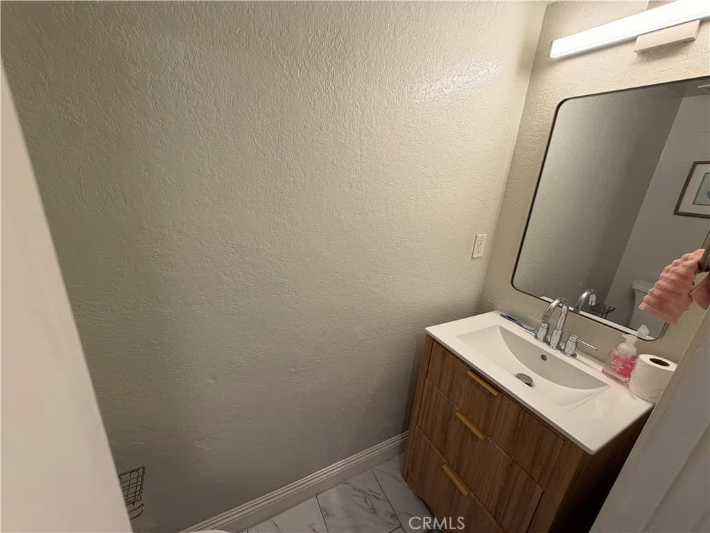 Condo at 630 Sycamore, Claremont — photo 8 of 12