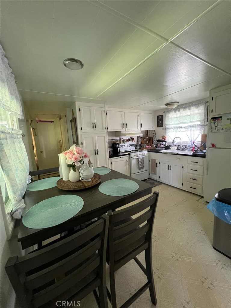 Home at 402 E Foothill Boulevard 67, Pomona — photo 8 of 10
