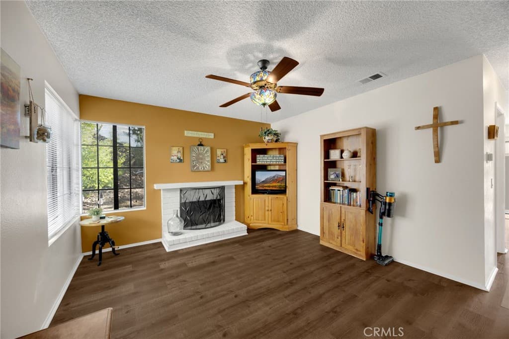 Townhouse at 21725 Laurelrim D, Diamond Bar — photo 5 of 12