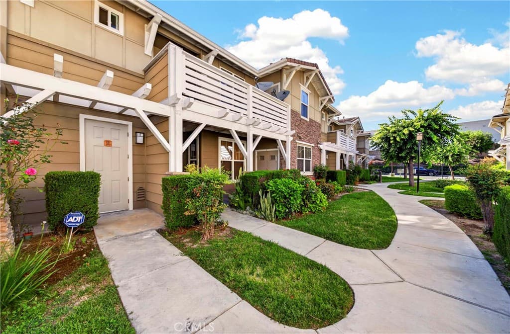 Condo at 735 Francesca Drive 202, Walnut — photo 5 of 12