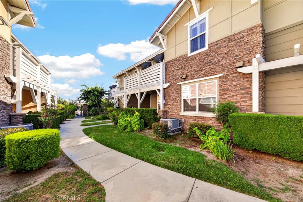 Condo at 735 Francesca Drive 202, Walnut — photo 6 of 12