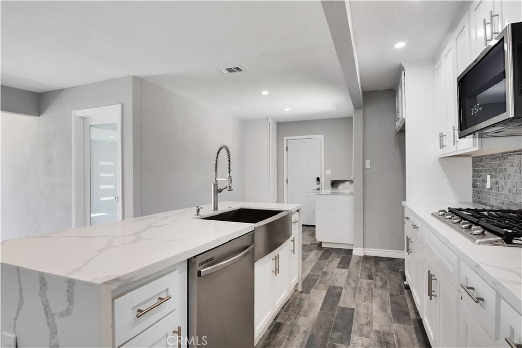 Home at 517 N Chalburn, West Covina — photo 10 of 12
