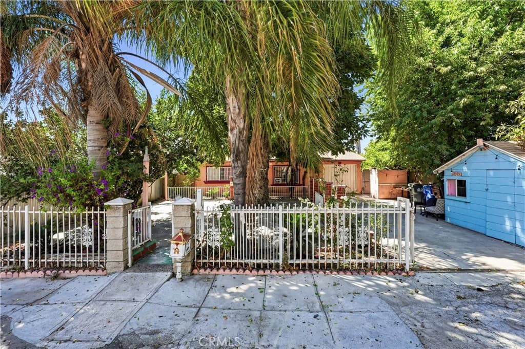Home at 12375 Poinsettia, El Monte — photo 2 of 12