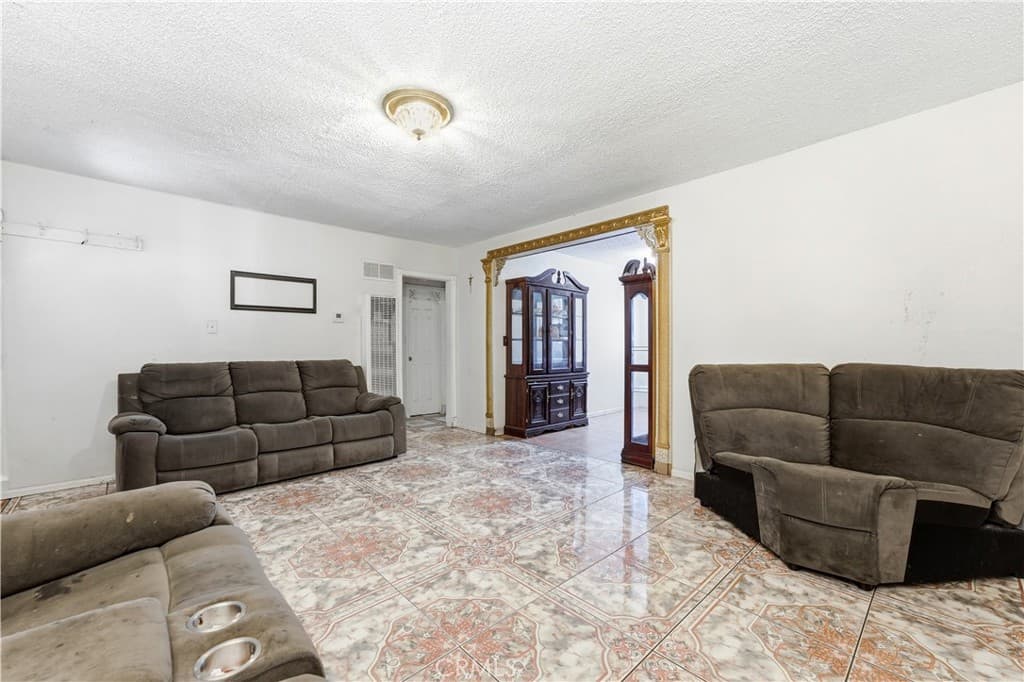 Home at 12375 Poinsettia, El Monte — photo 11 of 12