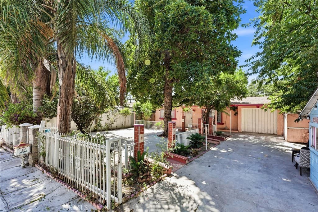 Home at 12375 Poinsettia, El Monte — photo 4 of 12