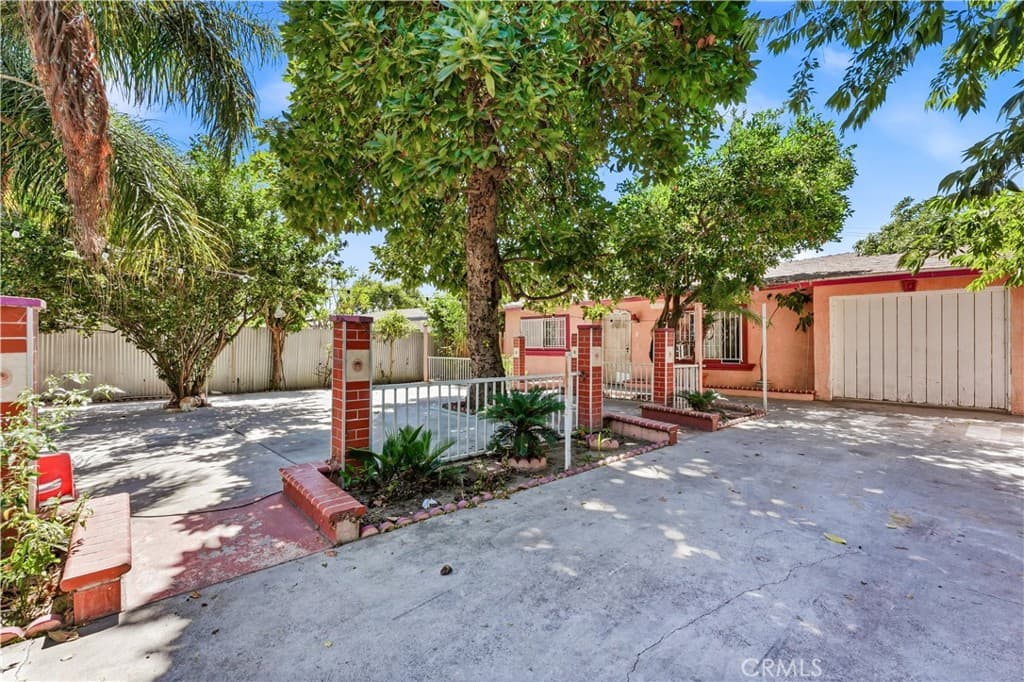 Home at 12375 Poinsettia, El Monte — photo 6 of 12