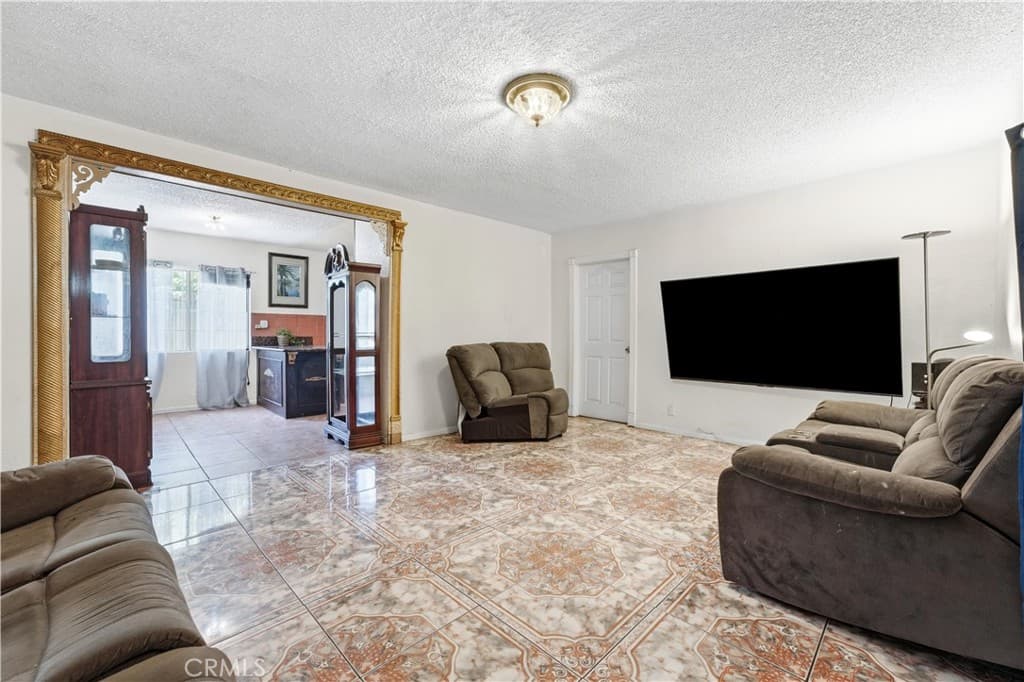 Home at 12375 Poinsettia, El Monte — photo 10 of 12