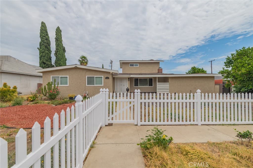 Home at 1334 S Glendora Avenue, West Covina — photo 3 of 12