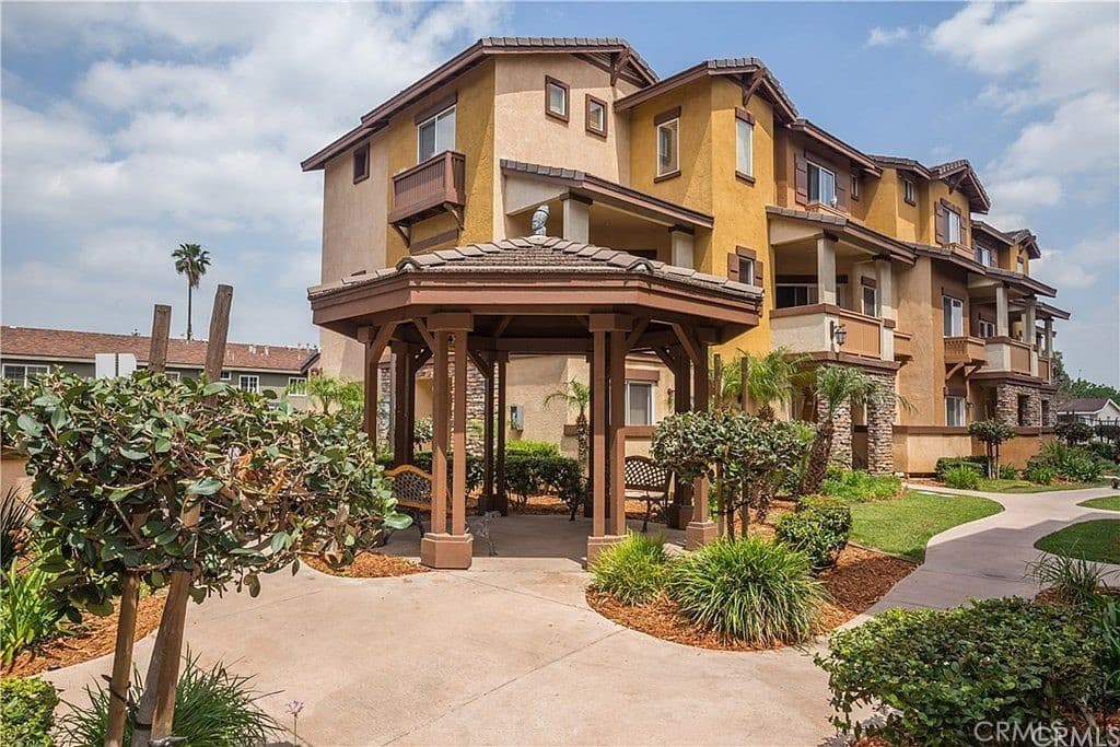 Townhouse at 511 N Lark Ellen J, Covina — photo 1 of 1