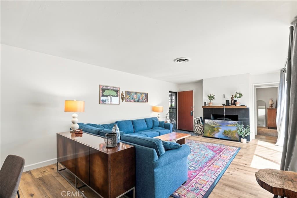Home at 158 Marywood, Claremont — photo 3 of 12