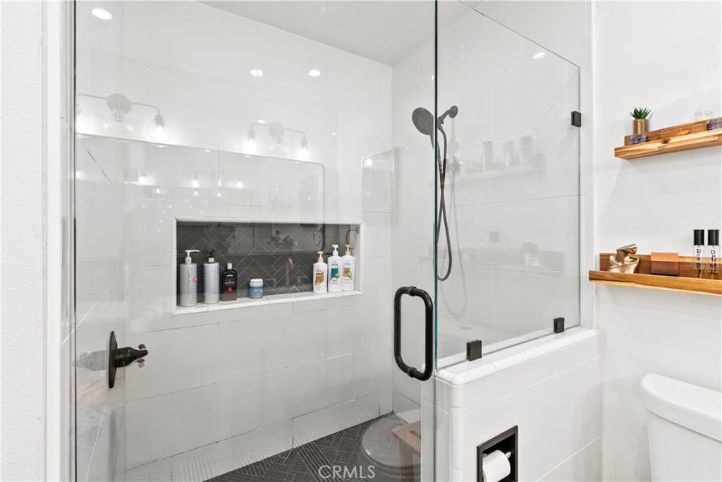 Home at 158 Marywood, Claremont — photo 10 of 12