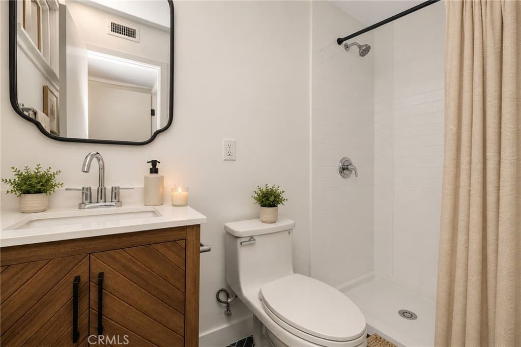 Home at 5724 N Galanto, Azusa — photo 6 of 12