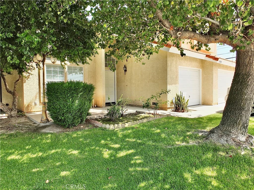 Home at 998 Garnet, Pomona — photo 3 of 12
