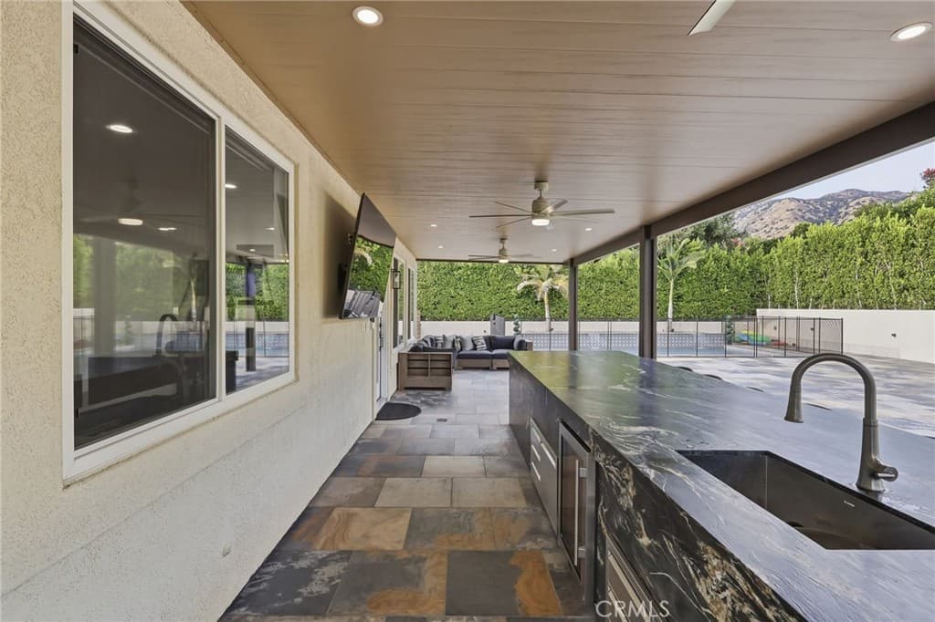 Home at 124 Grand Oaks, Glendora — photo 10 of 12