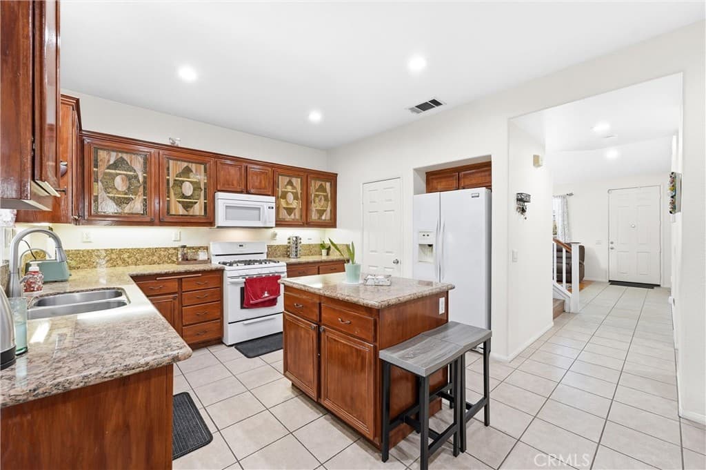 Home at 2822 Parksquare, Pomona — photo 11 of 12