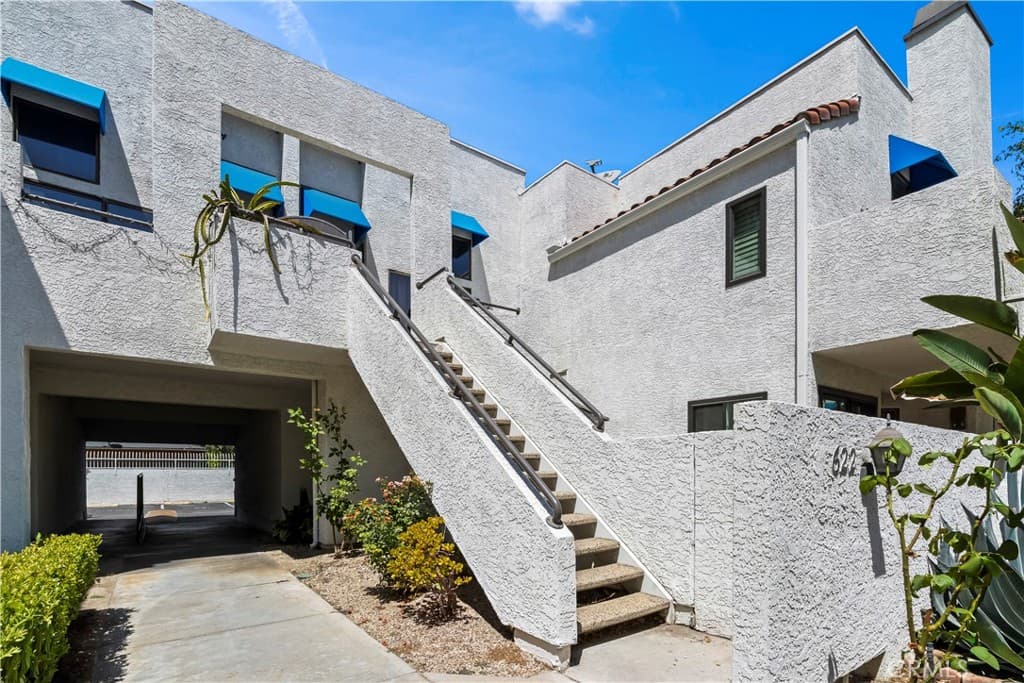 Condo at 622 Park Shadow Court, Baldwin Park — photo 1 of 12